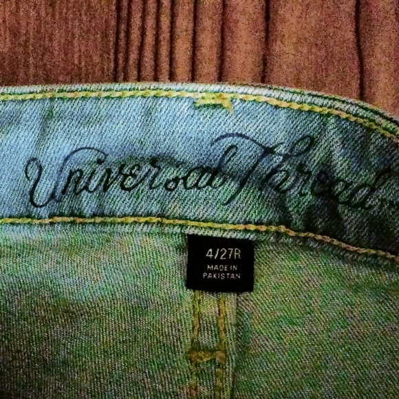Universal Thread Jeans Sz 4 - Picture 5 of 5